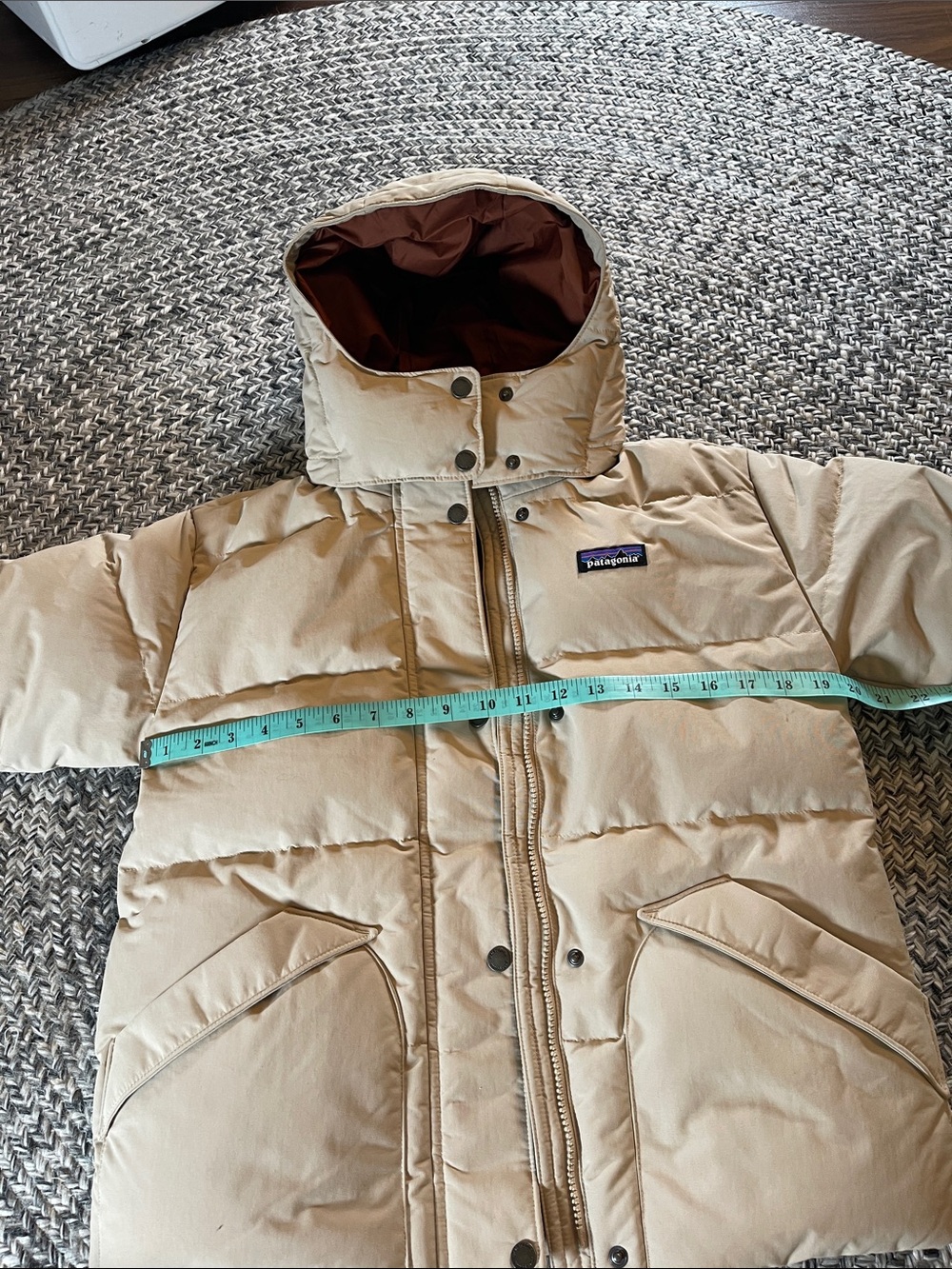 Patagonia Women’s Down Drift Jacket in Oar Tan - Picture 10 of 12